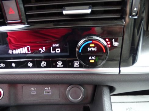 Used 2021 Nissan Rogue AWD SV w/ SV Premium Package image 32