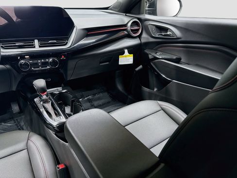 New 2026 Chevrolet Trax RS w/ Sunroof Package FWD image 27