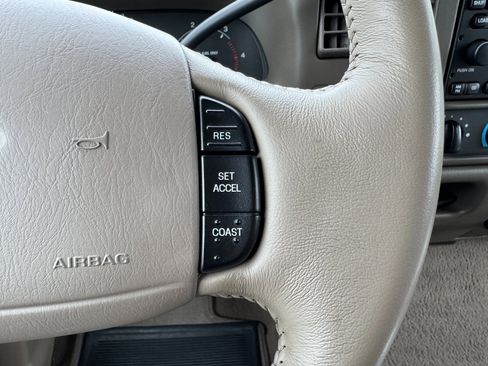 Used 2001 Ford F350 Lariat image 79