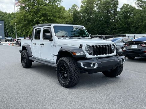 Used 2025 Jeep Gladiator Sport AWD/4WD image 7