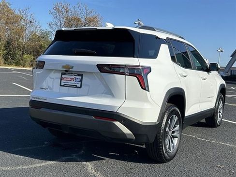 Used 2025 Chevrolet Equinox LT w/ Convenience Package II image 8