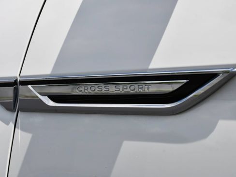 Used 2021 Volkswagen Atlas Cross Sport SE w/ V6 Towing Package FWD image 14