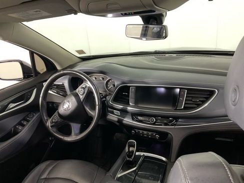 Used 2020 Buick Enclave Essence image 32