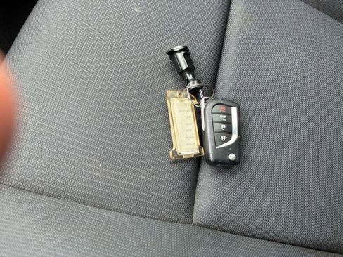 Used 2025 Toyota Corolla LE image 23