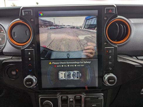 Used 2022 Jeep Gladiator Mojave w/ LED Lighting Group image 21