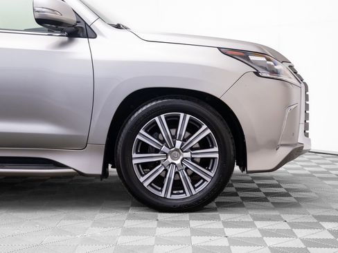 Used 2016 Lexus LX 570 4WD image 34