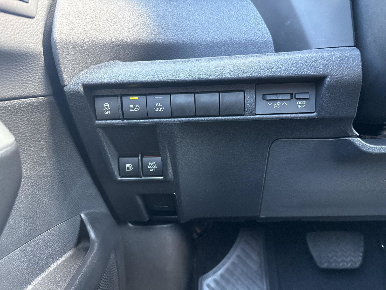 Used 2024 Toyota Sienna XSE w/ XSE Premium Package FWD image 41