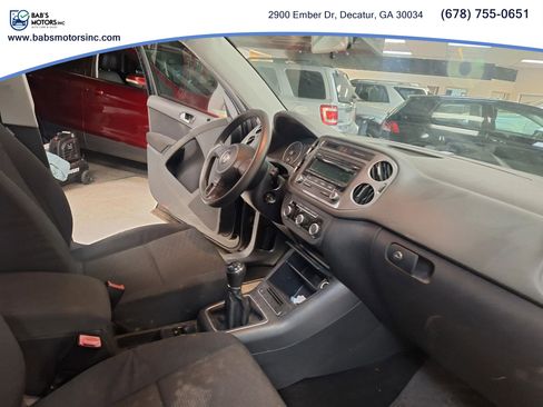Used 2013 Volkswagen Tiguan SE image 9