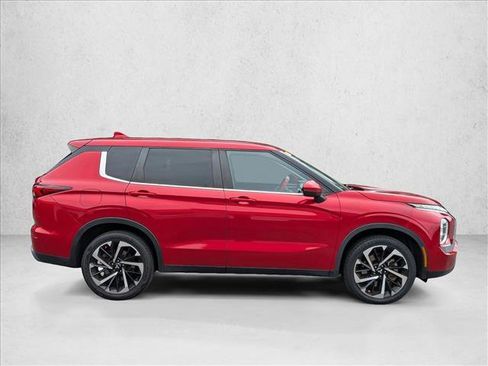 Used 2022 Mitsubishi Outlander ES FWD image 5