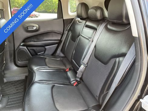 Used 2018 Jeep Compass Latitude w/ Cold Weather Group AWD/4WD image 18