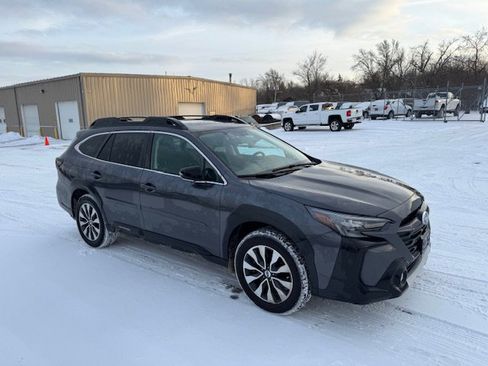 Used 2023 Subaru Outback Limited image 2