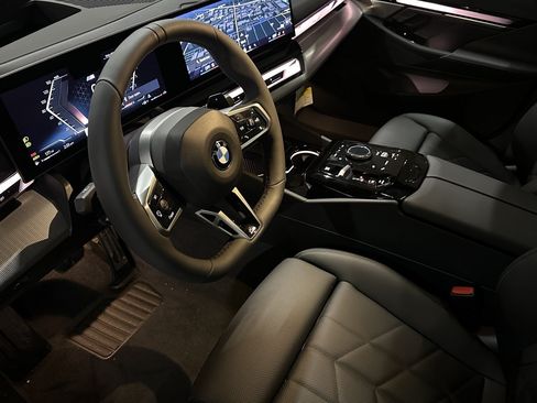 New 2027 BMW 530i w/ M Sport Package RWD image 9