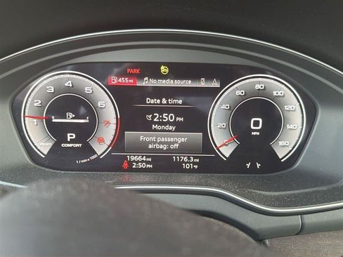 Used 2024 Audi Q5 2.0T Prestige AWD/4WD image 2