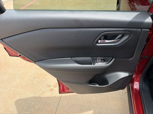 Used 2026 Nissan Rogue SV FWD image 13