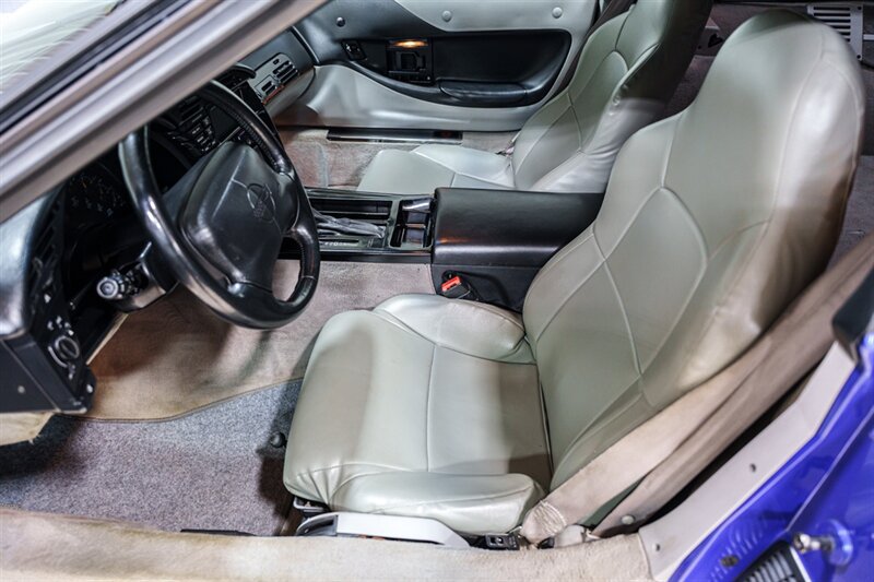Used 1995 Chevrolet Corvette Coupe RWD image 10
