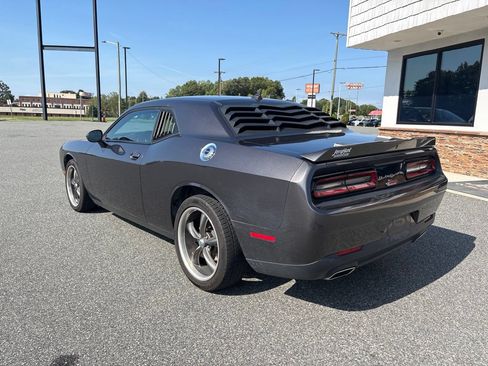 Used 2019 Dodge Challenger SXT w/ Plus Package RWD image 6