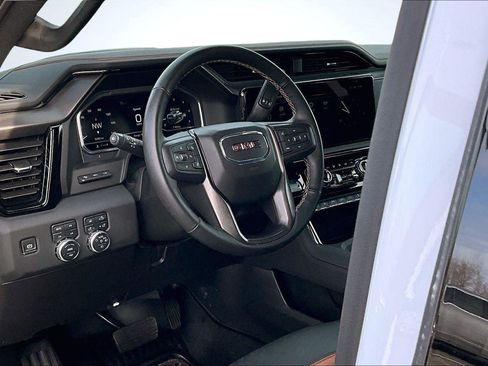 Used 2025 GMC Sierra 3500 AT4 w/ AT4 Premium Plus Package image 16