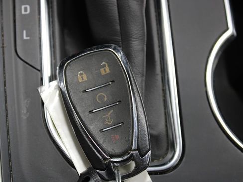 Used 2021 Chevrolet Traverse LT w/ LPO, Cargo Package image 45