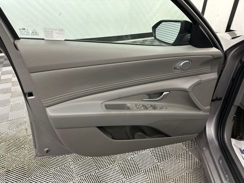 Used 2025 Hyundai Elantra SEL FWD image 10