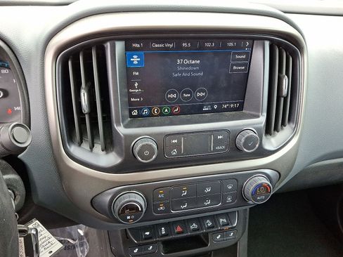 Used 2022 Chevrolet Colorado Z71 AWD/4WD image 14