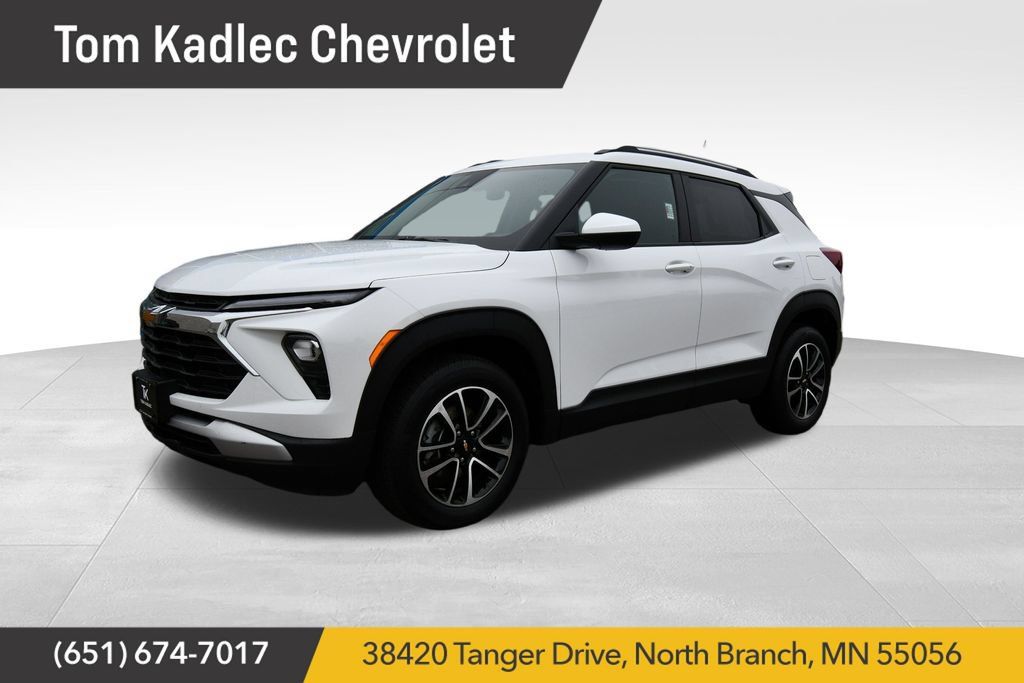 Used 2025 Chevrolet TrailBlazer LT AWD/4WD image 1