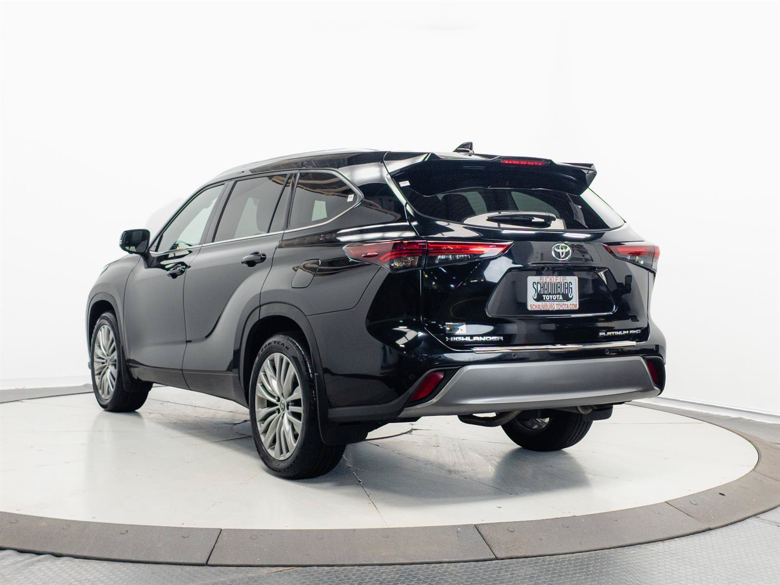 Used 2024 Toyota Highlander Platinum AWD/4WD image 10
