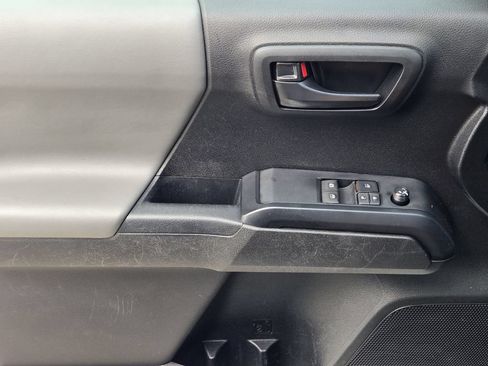 Used 2022 Toyota Tacoma SR RWD image 23