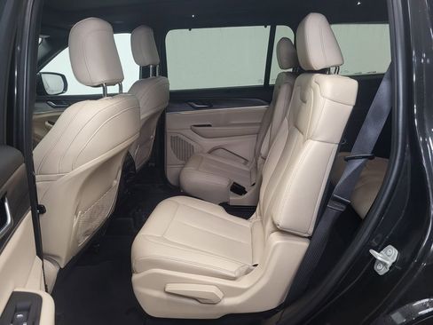 Used 2024 Jeep Grand Cherokee L Limited w/ Luxury Tech Group II image 7