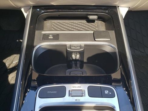 Used 2024 Mercedes-Benz GLB 250 4MATIC image 29