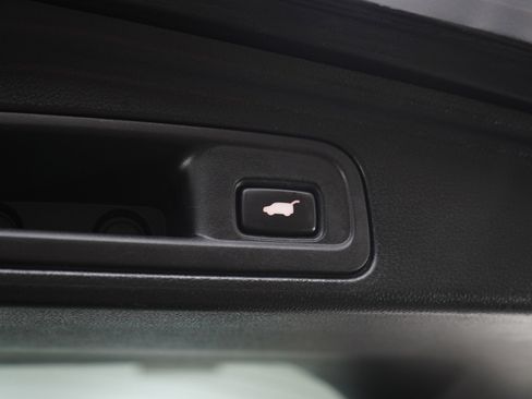 Used 2020 Honda Pilot Touring image 12