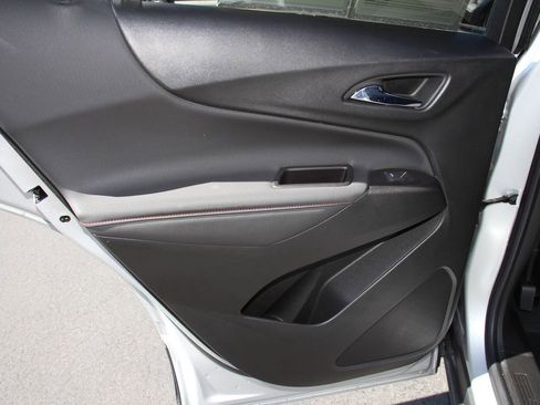 Used 2022 Chevrolet Equinox RS w/ Infotainment Package FWD image 20