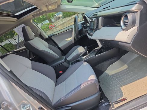 Used 2015 Toyota RAV4 XLE AWD/4WD image 24