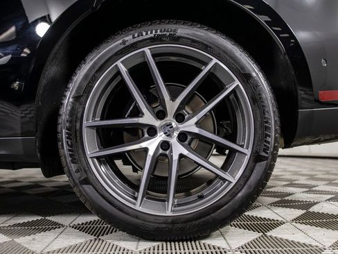 Used 2022 Porsche Macan AWD/4WD image 45