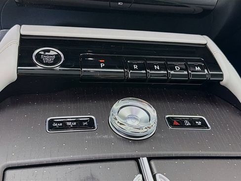 New 2026 Lincoln Navigator L Black Label AWD/4WD image 17