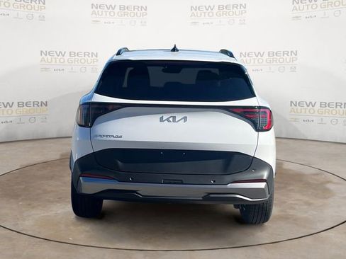 New 2026 Kia Sportage EX w/ EX Panorama Roof Package FWD image 4