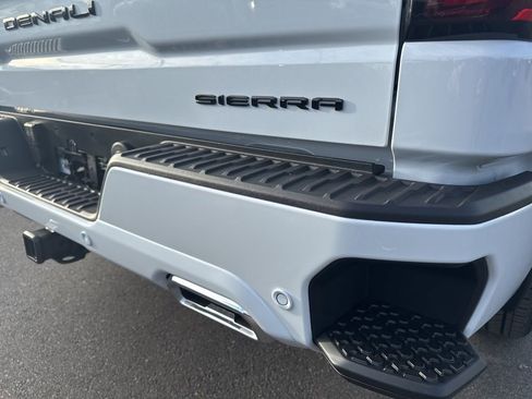 New 2026 GMC Sierra 1500 Denali Ultimate w/ LPO, Black Badging Package image 38