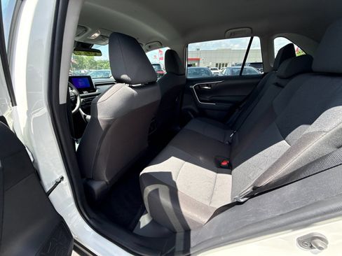 Used 2025 Toyota RAV4 XLE FWD image 12