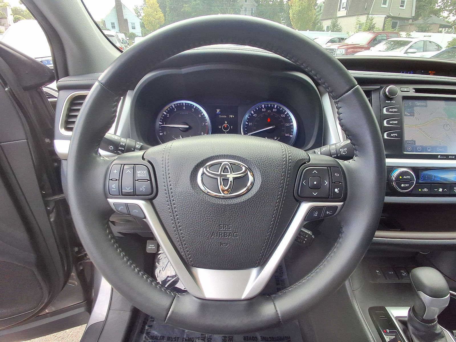Used 2019 Toyota Highlander XLE AWD/4WD image 22