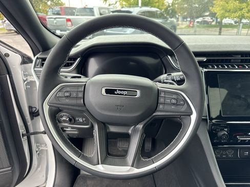 New 2025 Jeep Grand Cherokee Laredo X w/ Trailer Tow Package image 21