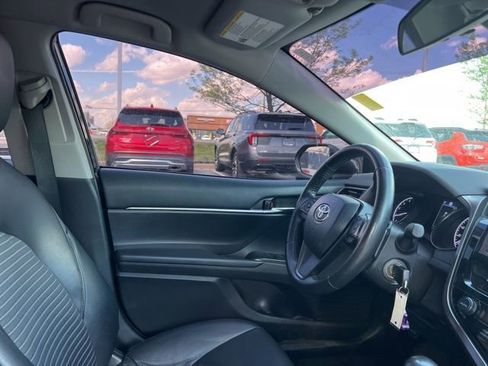 Used 2021 Toyota Camry SE image 30