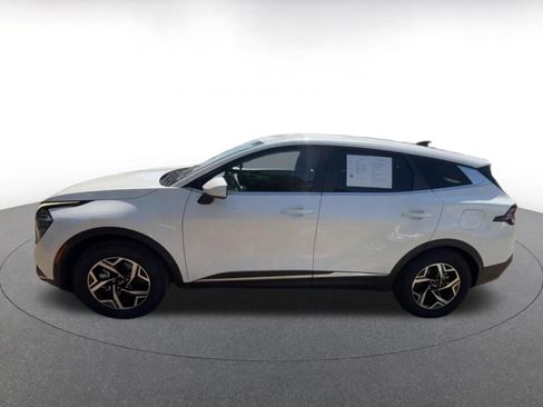 Used 2025 Kia Sportage LX FWD image 9
