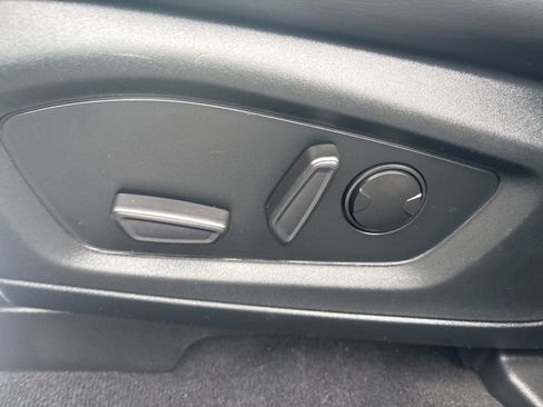 Used 2021 Ford Explorer XLT w/ Equipment Group 202A image 27