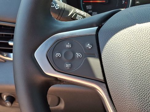 Used 2023 Chevrolet Traverse LT AWD/4WD image 22
