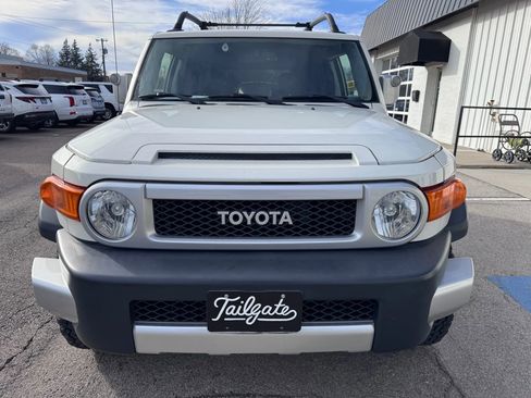 Used 2014 Toyota FJ Cruiser 4WD w/ Upgrade Package image 3