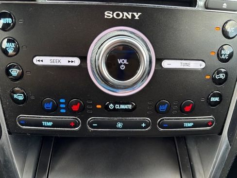 Used 2018 Ford Explorer Platinum AWD/4WD image 16