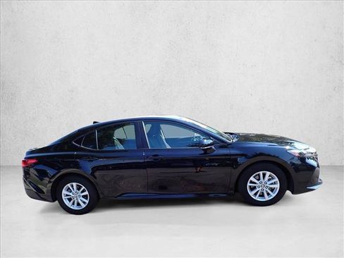 Used 2025 Toyota Camry LE FWD image 5