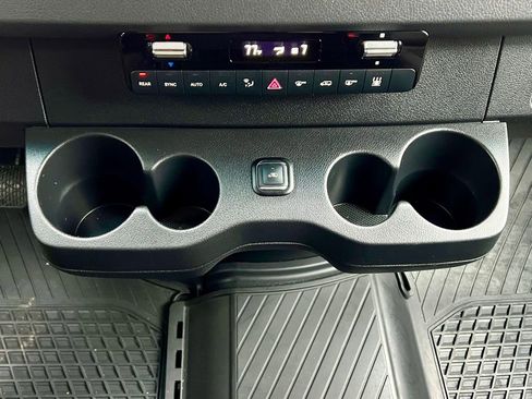 Used 2025 Mercedes-Benz Sprinter 2500 image 45