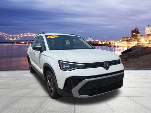 Certified 2025 Volkswagen Taos S FWD image 4