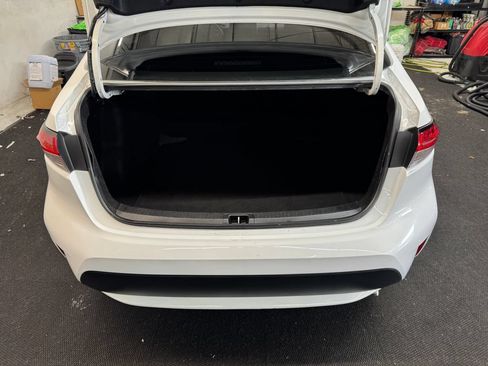 Used 2021 Toyota Corolla LE FWD image 6