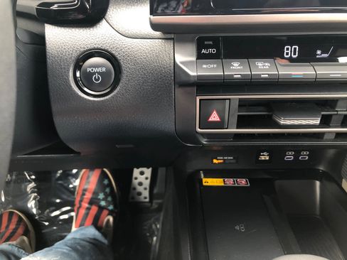 Certified 2025 Toyota Camry SE image 18